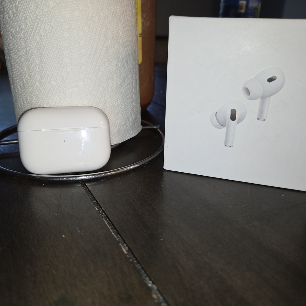 Apple White AirPods Wireless Headset